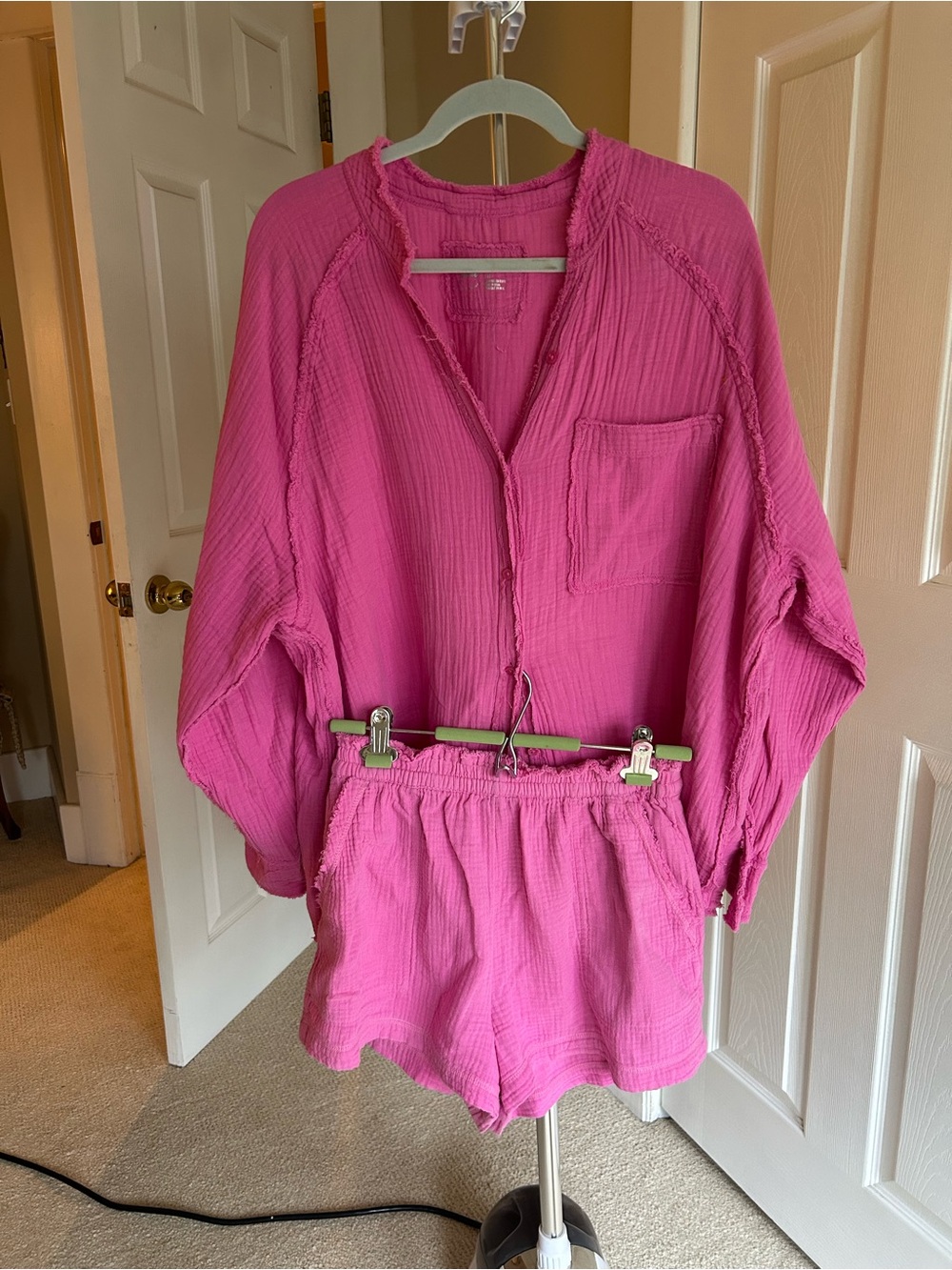 Aerie Pink Two-Piece cotton Gauze Lounge Set - Top sz LG. Shorts sz M. Like new